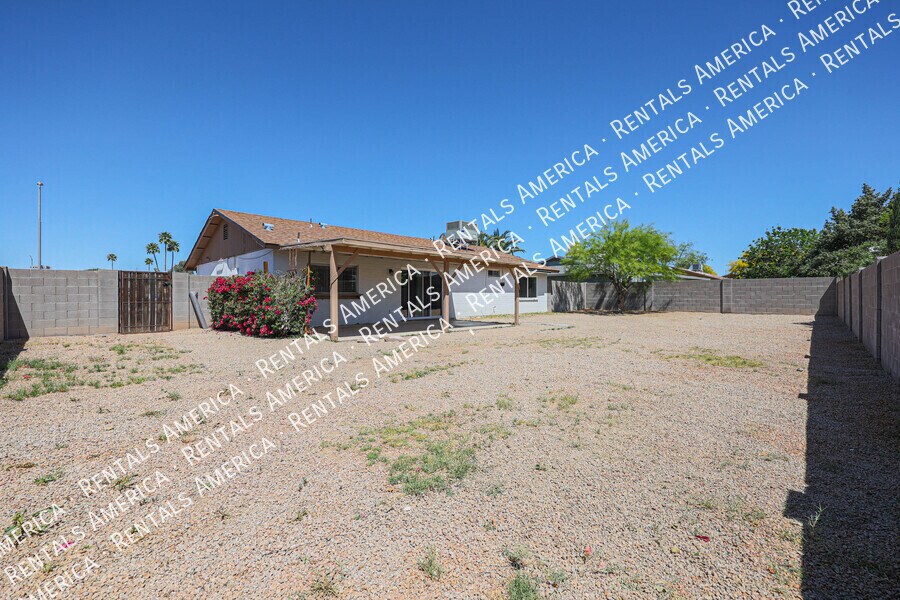 Building Photo - 1329 W Kristal Way
