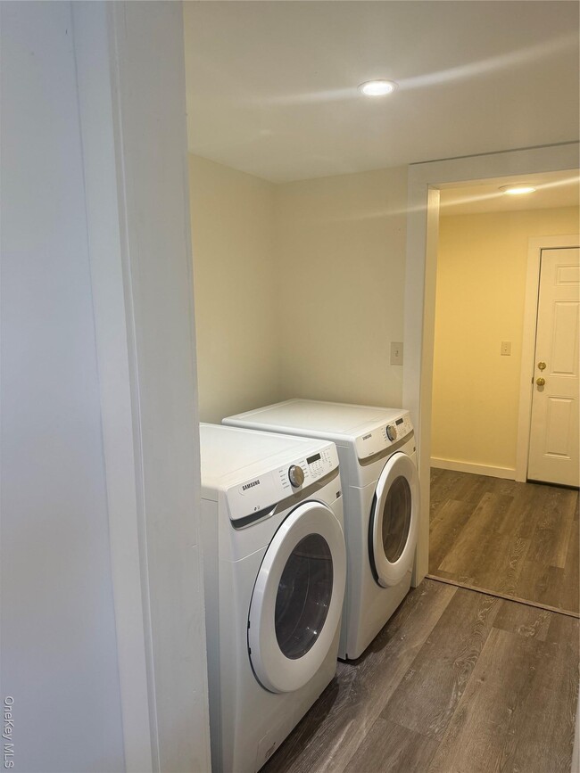 Building Photo - 92 Wigsten Rd