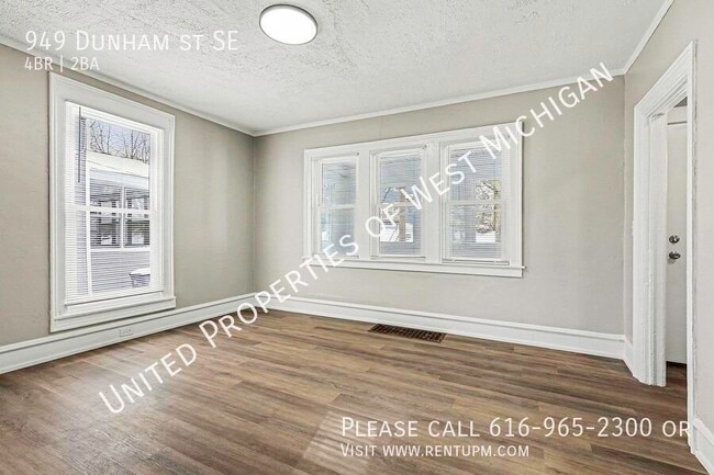 Building Photo - 949 Dunham St SE