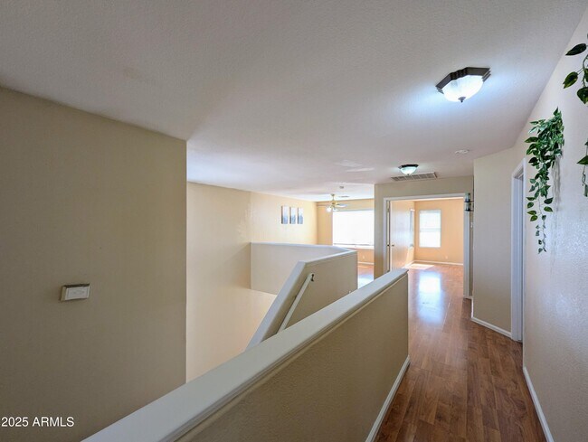 Building Photo - 8861 W Paradise Dr