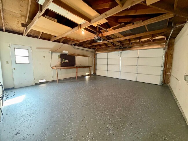 Building Photo - 408 W Ward Ave