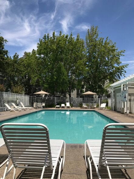 Building Photo - 826 Boardwalk Pl