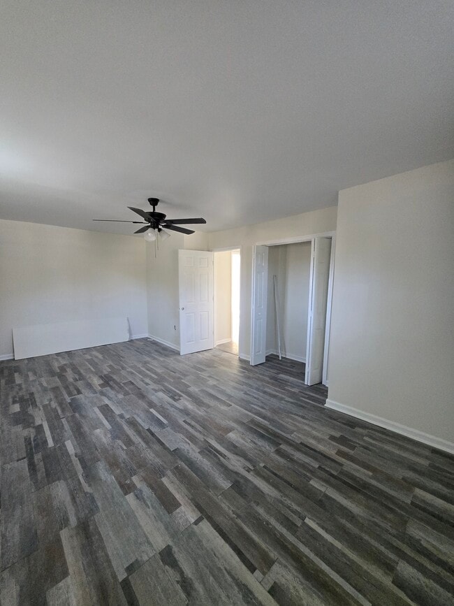 Building Photo - 503 N Orange St