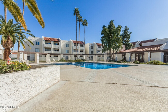 Building Photo - 4730 W Northern Ave