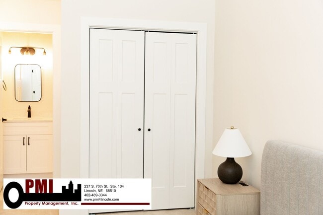 Building Photo - 1223 N 9th St