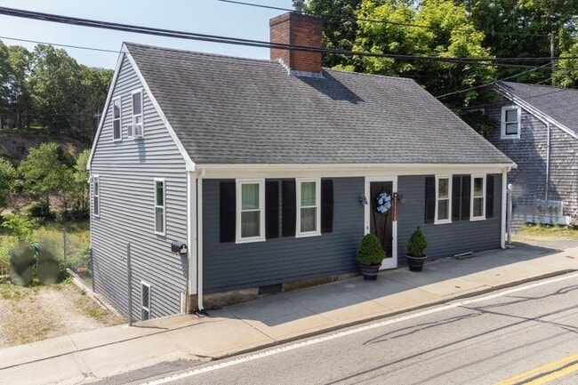 Primary Photo - 126 Summer St