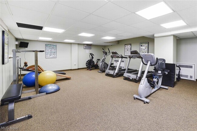 Building Photo - 10301 Lake Ave