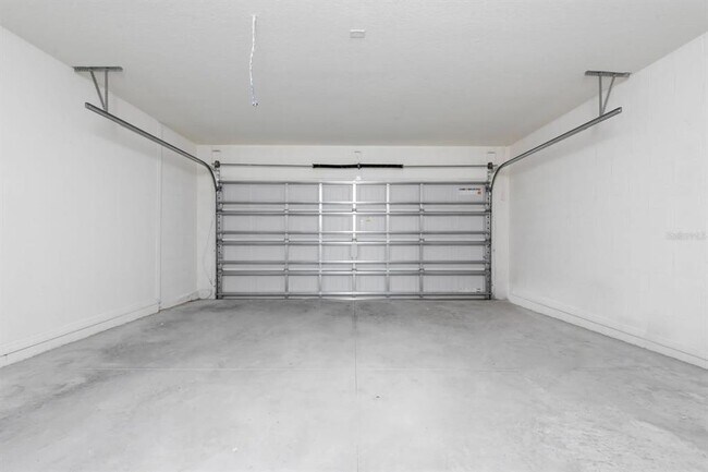 Building Photo - 1296 Cascades Ave