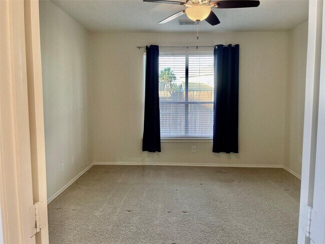 Building Photo - 17810 Serene Shore Dr