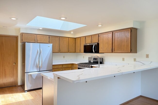 Building Photo - 3bd/2ba Bellevue Home
