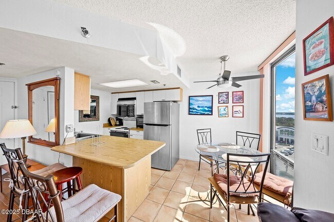 Building Photo - 3023 S Atlantic Ave