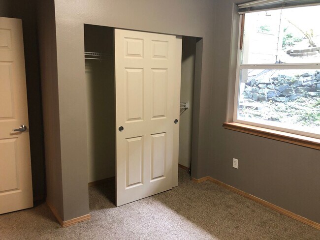 Building Photo - 3 Bed 2 Bath Condo in Bellingham near WWU