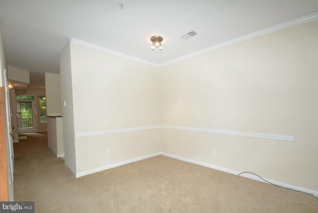 Building Photo - 2665 Manhattan Pl
