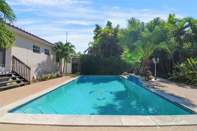 Building Photo - 8230 SW 30th St