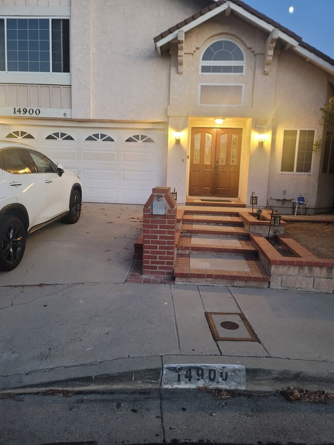 Front Entry - 14900 Simonds St