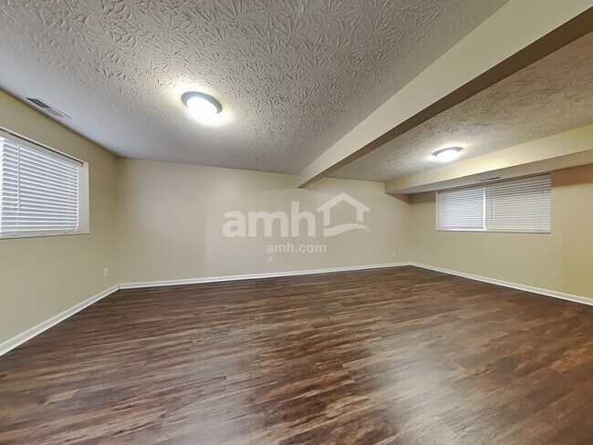 Building Photo - 2223 Fedders Ct