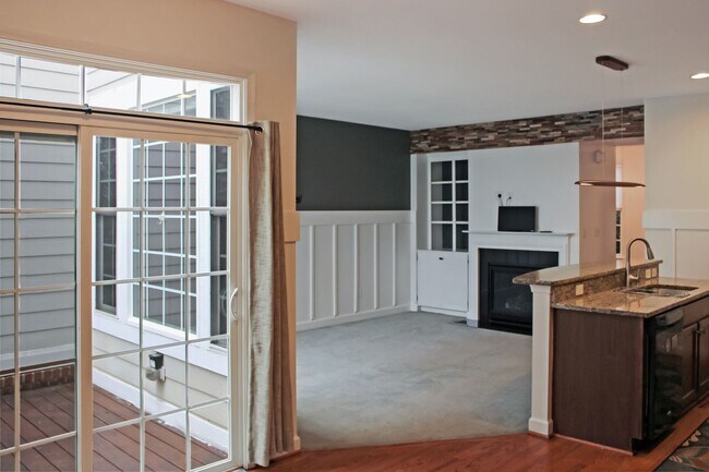 Building Photo - Garage townhome in Belvedere