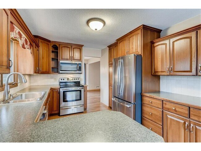 Building Photo - 7741 Heritage Rd