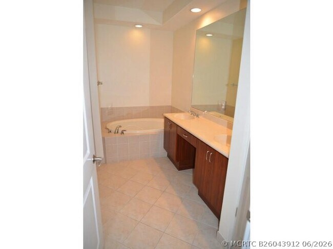 Building Photo - 3020 NW 125th Ave