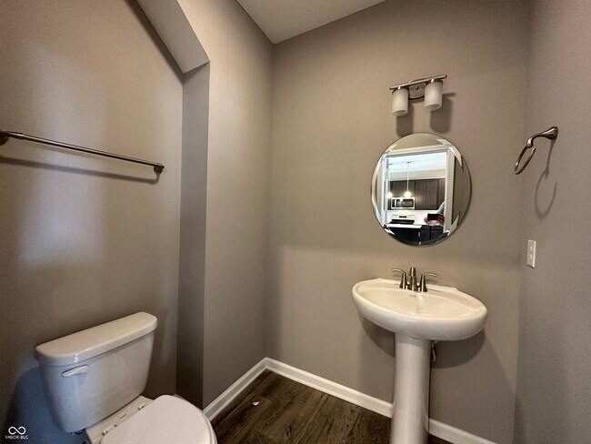 Building Photo - 2838 Maricopa Blvd