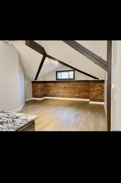 Building Photo - 77 Van Dam St