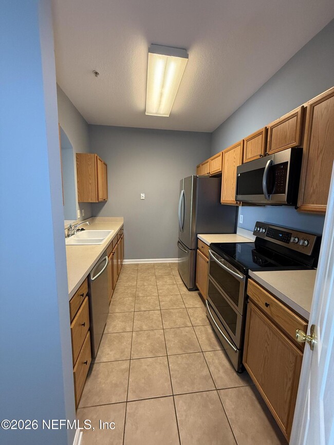 Building Photo - 7990 Baymeadows Rd
