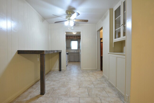 Building Photo - 2420 26th St