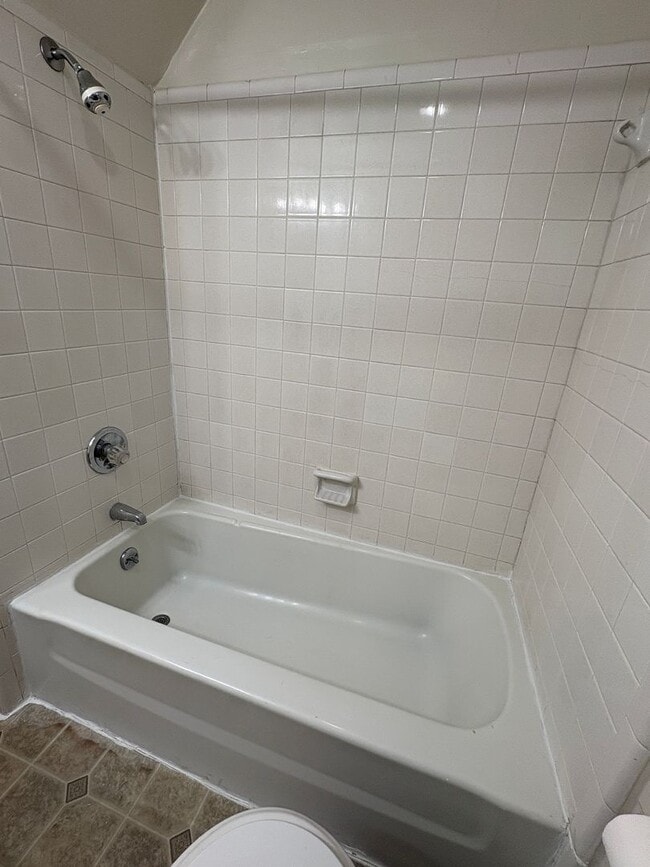 Building Photo - Basement apartment close to 29 inbetween Rustburg and Evington