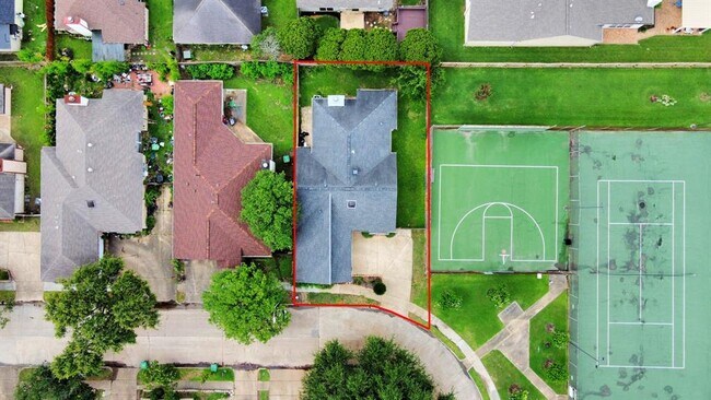 Building Photo - 8502 Fawn Terrace Dr