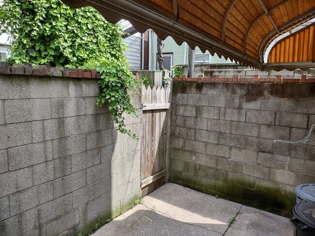 Patio - 2237 S Bouvier St