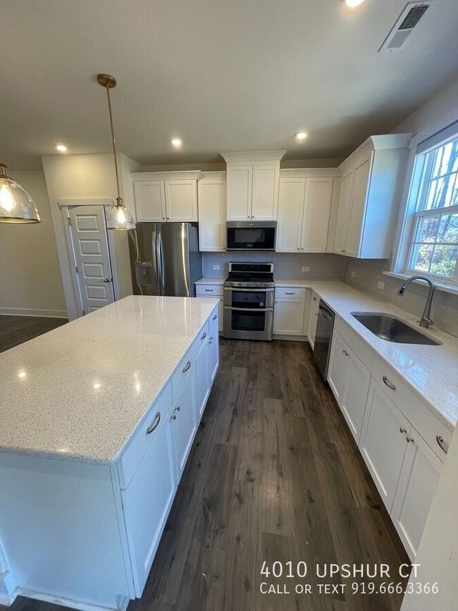 Building Photo - 4010 Upshur Ct