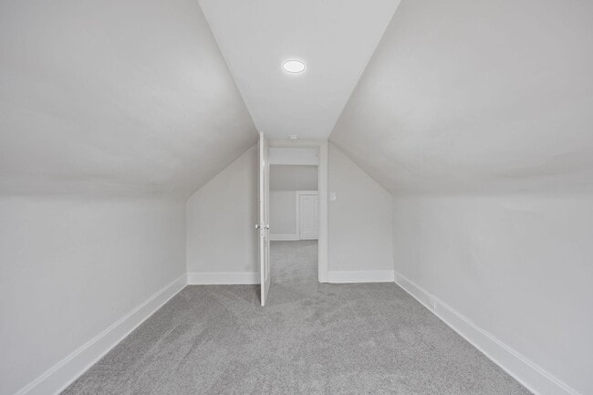 Building Photo - HYDE PARK -Move In This Week, Get $500 Bac...