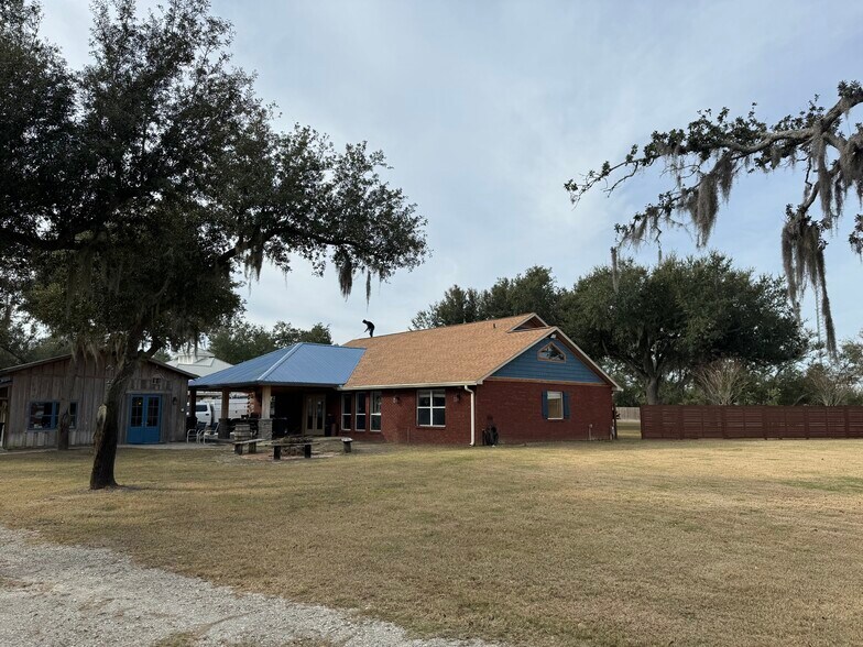 Building Photo - 3610 Conwick Dr