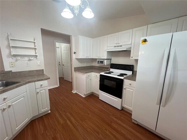 Building Photo - 3228 Lucaya Ave