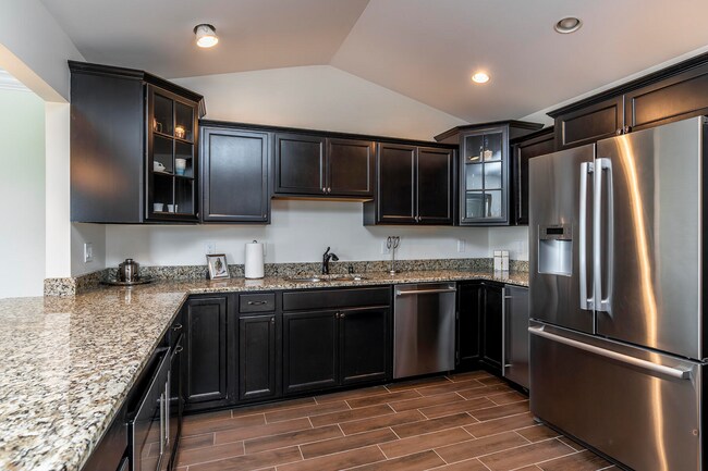 Building Photo - Beautiful Beaumont townhome – $3,000/Month