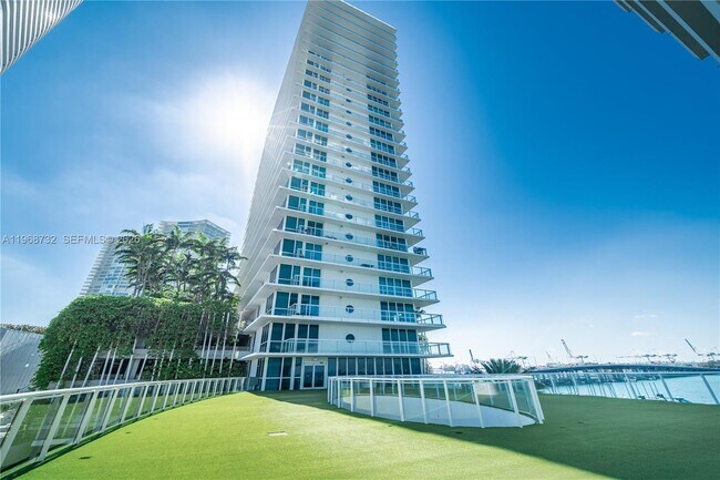 Building Photo - 540 West Ave