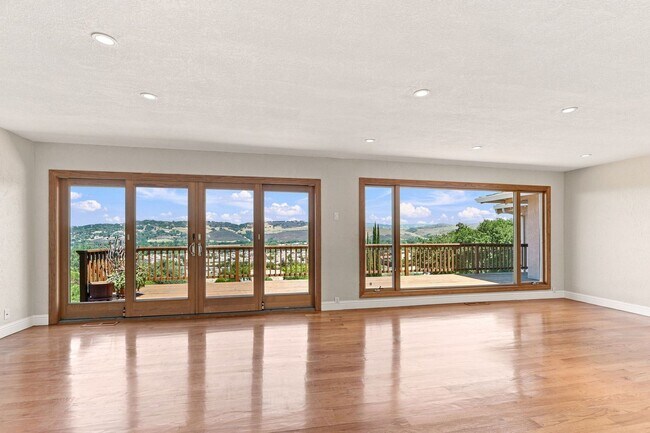 Building Photo - Million Dollar Views! Available Now!