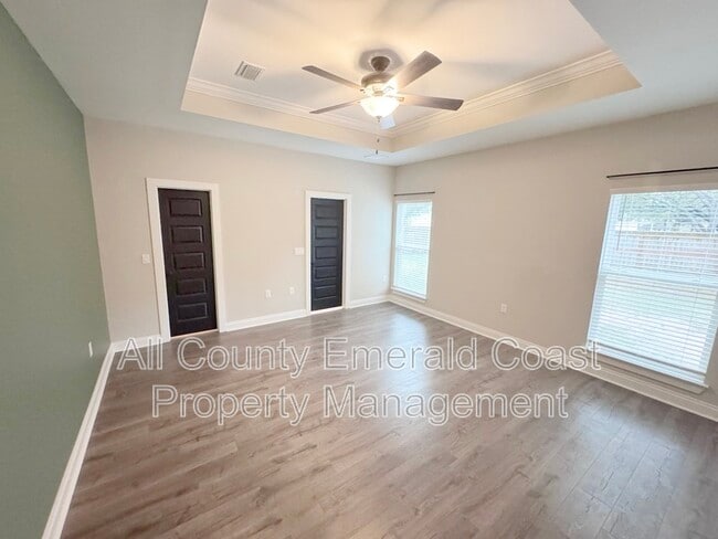 Building Photo - 282 Magnolia St