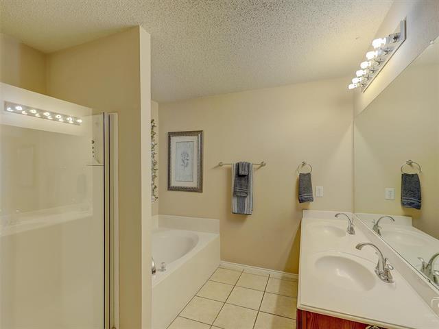 Building Photo - 9912 Carter Dr