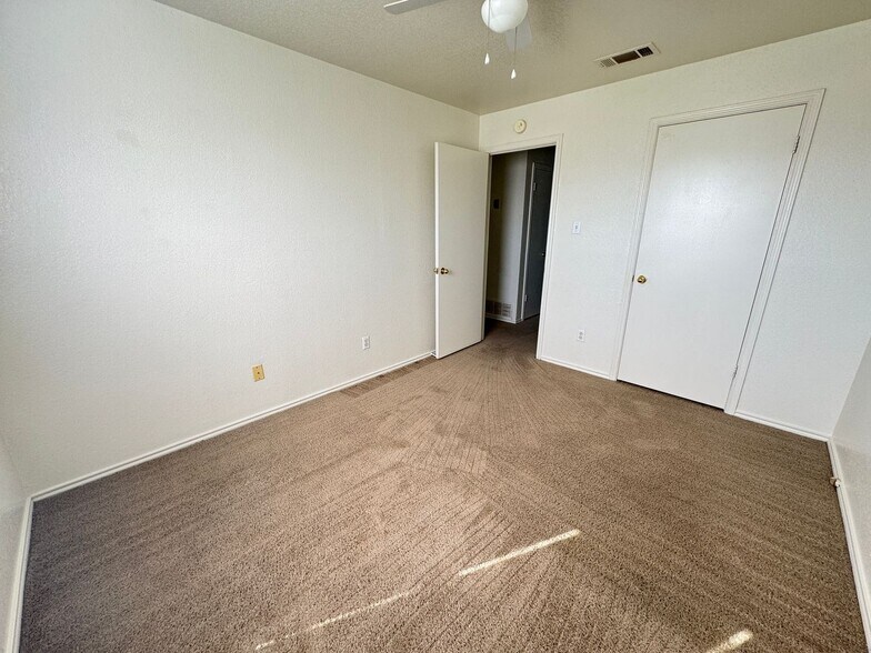 Building Photo - 1904 Windward Dr