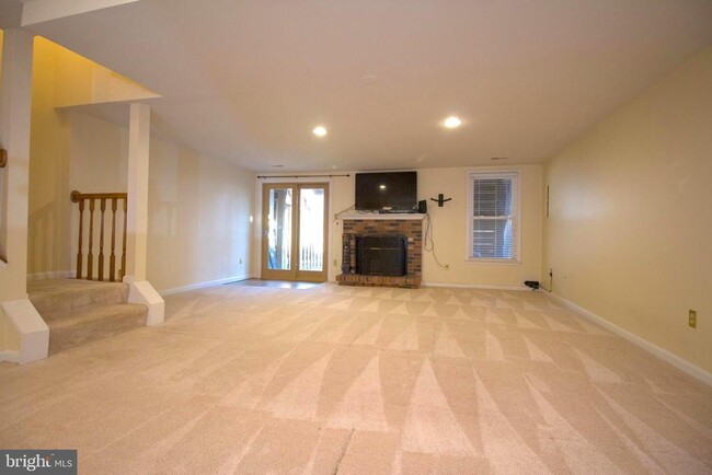 Building Photo - 5339 Buxton Ct