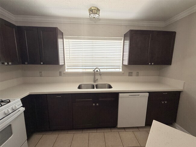 Building Photo - 16103 Camino Del Sol Dr