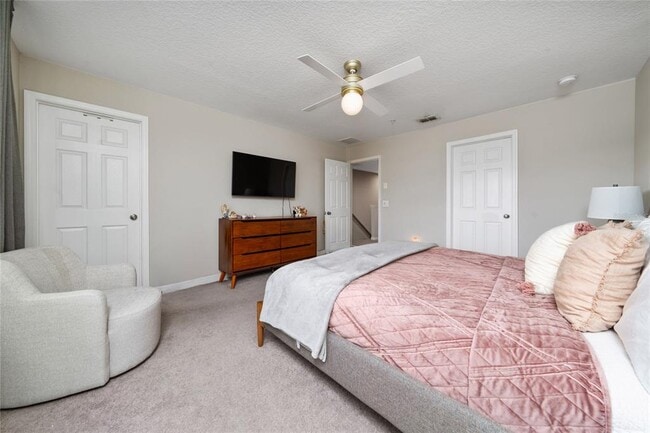 Building Photo - 10849 Wyne Tree Ct