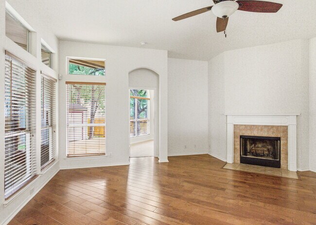 Building Photo - Charming 3-Bedroom Home with 2 Full Baths in Cibolo, TX