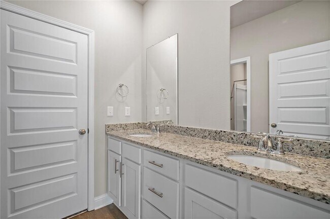 Building Photo - 10528 Redland St N