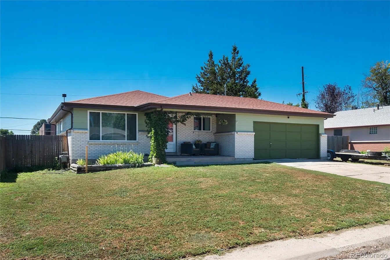 Building Photo - 7520 W Bails Ave