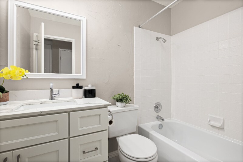 Building Photo - 135 Southwind Dr