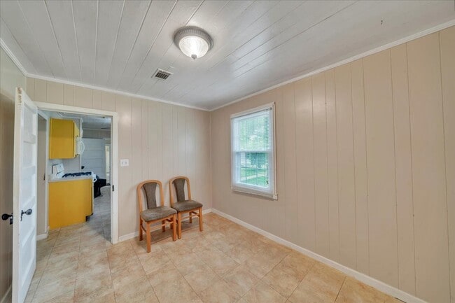 Building Photo - 601 Travelers Rest Rd