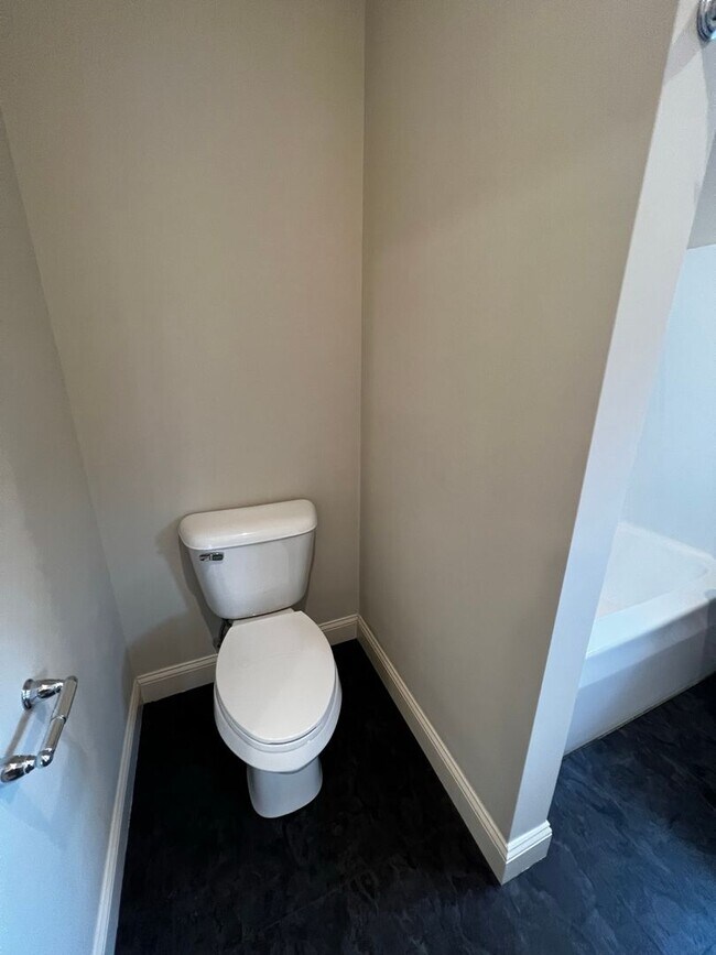 Building Photo - 251 Bayberry Cir
