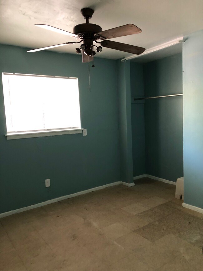 Building Photo - 375 Dorie St